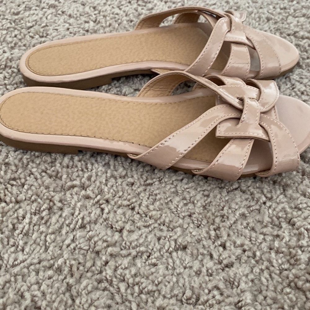 Flats - Picture 2 of 3